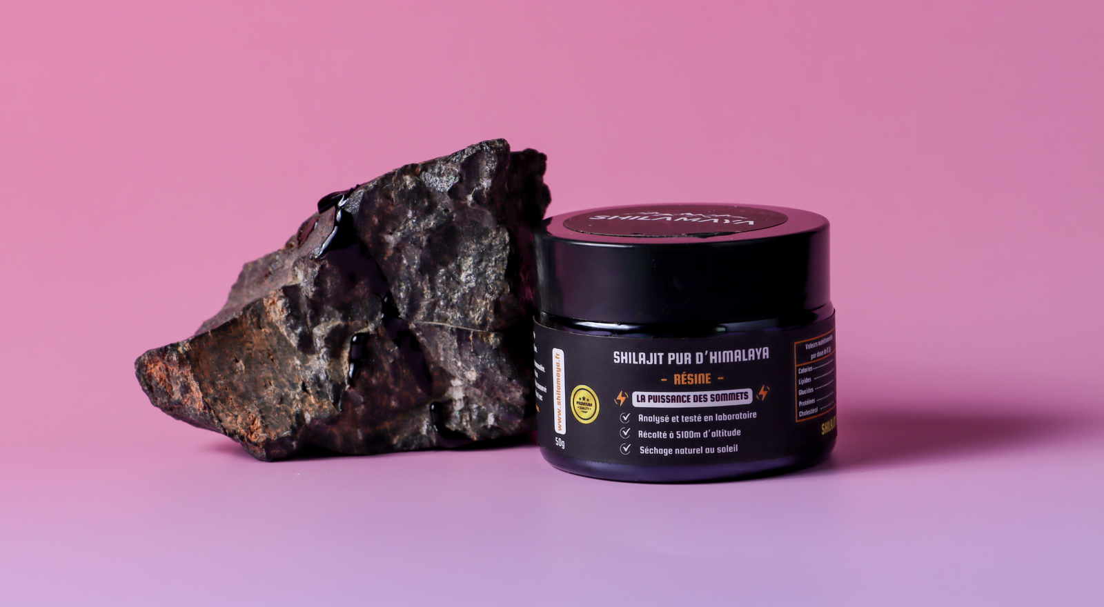 Des montagnes sacrées aux laboratoires : L’évolution du Shilajit